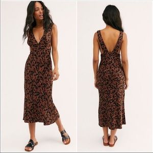 Free People Oh La La Midi Dress Floral Orange Black V-Neck midi dress  Sz 8
